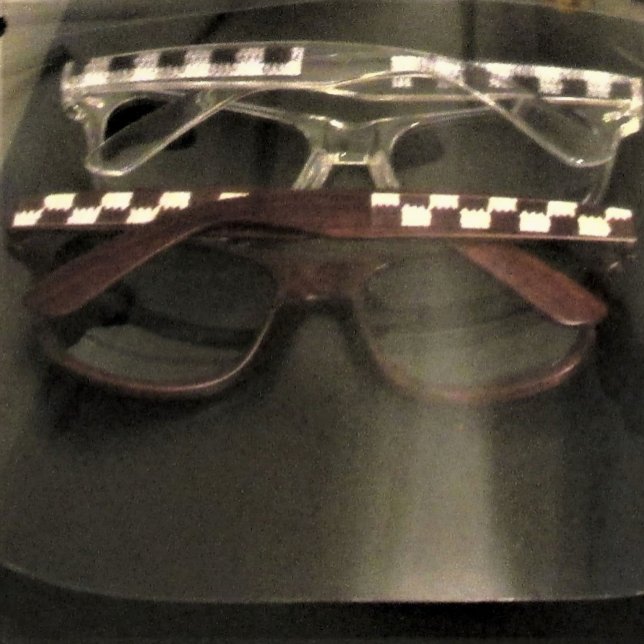 Lunettes De Soleil Crochet de créateur Brown À damiers unique (Sunglasses great for kids or adults. Checkered Squares Pattern Original Crochet by Delores Chamblin.)