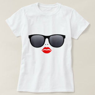 Lunettes de soleil et lèvres rouges - T-shirt