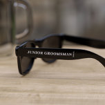 Lunettes de soleil Mariage Junior Grand<br><div class="desc">* Les lunettes de soleil sont de taille standard* Une paire de lunettes de soleil cool est exactement ce dont votre Junior Groomsman a besoin pour vous remercier d'être le meilleur jeune homme. Ajoutez simplement son nom et votre date de mariage. Peut être utilisé pour n'importe quel membre de la...</div>