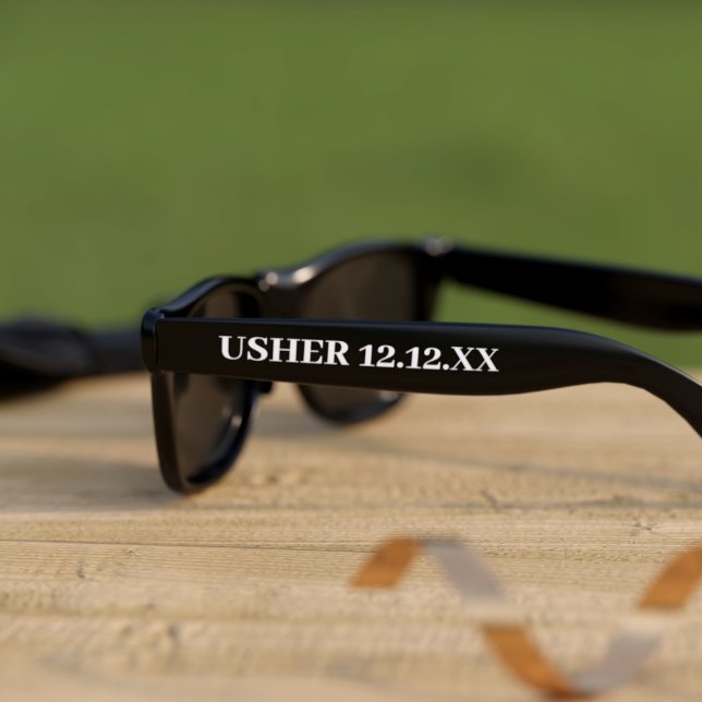 Lunettes de soleil pour l'ouvreur de mariage (Perfect wedding favor for your Usher. Just add his name and your wedding date)