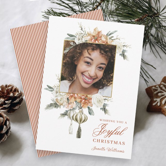 Luxueuse Carte de vacances photo florale féminine (A beautifully feminine photo holiday card in watercolor florals with tasseled ornaments.)