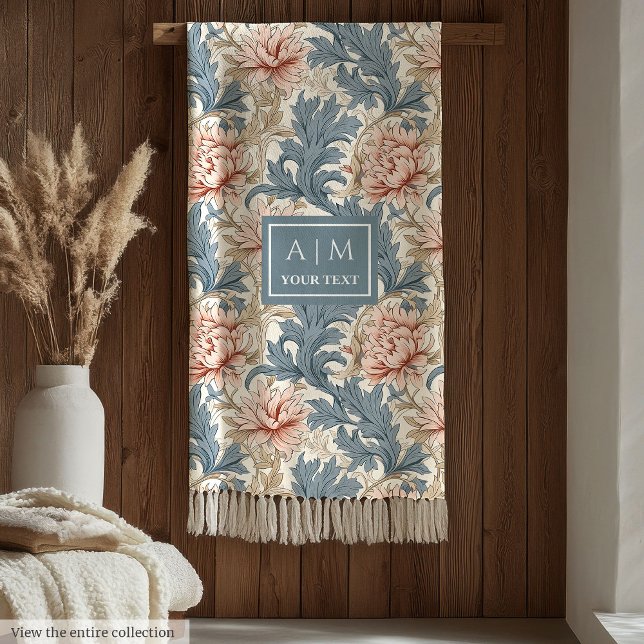 Luxueuse couverture de nom personnalisé d'inspirat (Luxurious Morris inspired custom name blanket)