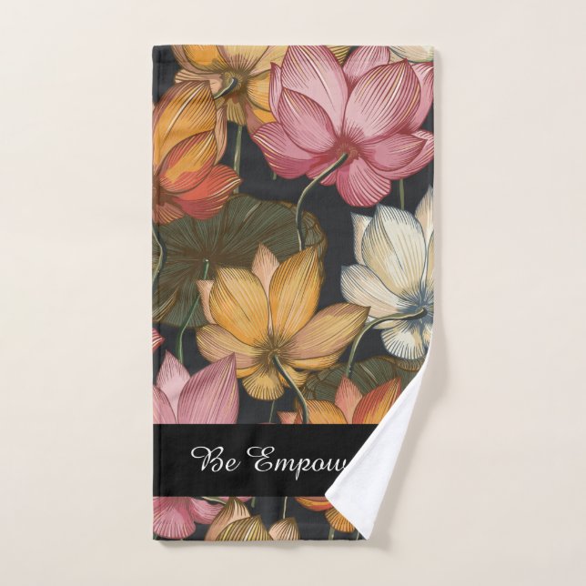 Lys d'eau de Lotus en floraison Exercice noir (Serviette à main)