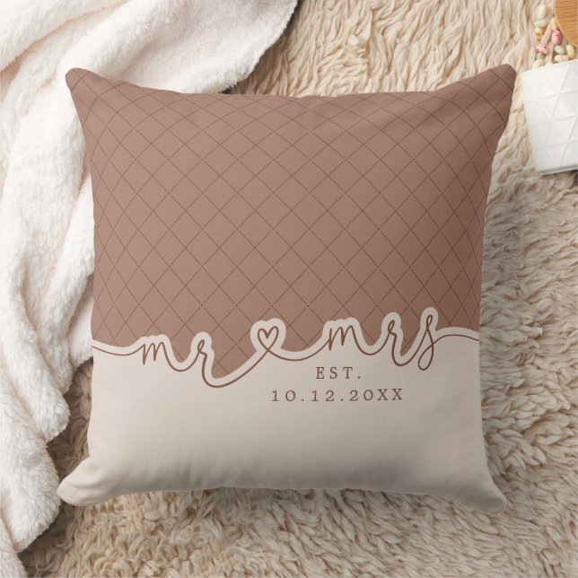 M. Mme Heart Script Mocha Beige Mariage Coussin (Couverture)