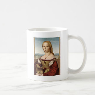 Madame de Raphael avec une tasse de licorne