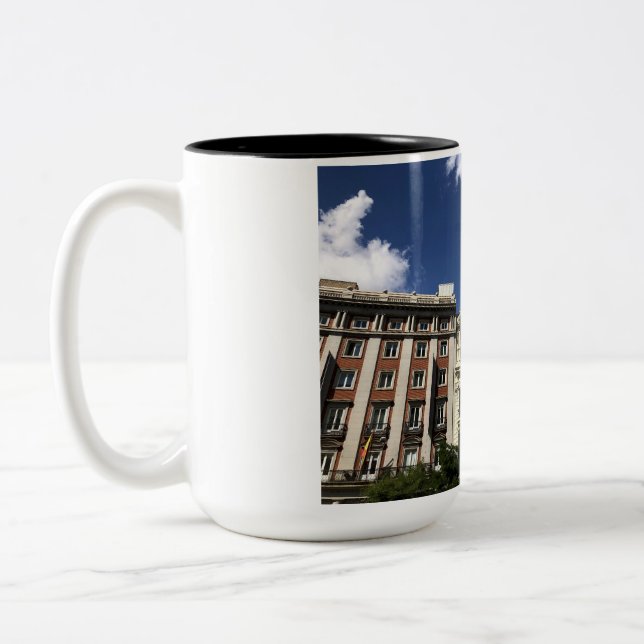 Madrid — Édifice Metrópolis Mug (Gauche)