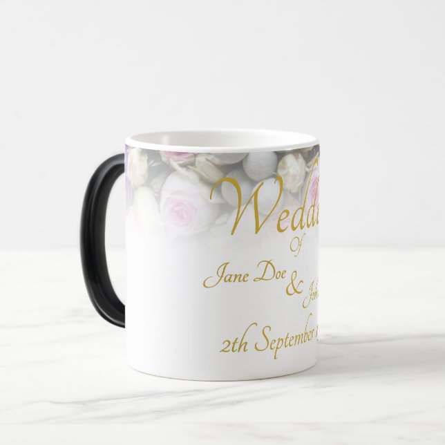 Magic Mug de mariage - Mariée avec un bouquet de mariage (Devant gauche)