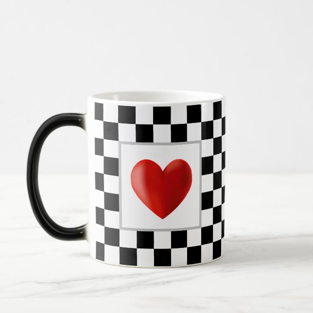 Magic Mug Magique d'Amour Cœur Rouge sur Échiquier Noir  (Gauche)