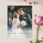 Magnat de Merci de Mariage photo personnalisé<br><div class="desc">Ce mariage photo simple et chic, grâce à votre modèle magnétique, présente un design élégant, minimaliste et moderne. Il comprend votre photo préférée, vos prénoms et un message "LOVE and THANKS" transmis avec un mélange frappant de deux polices distinctes, avec "and" dans un script léger et fluide entre le reste...</div>