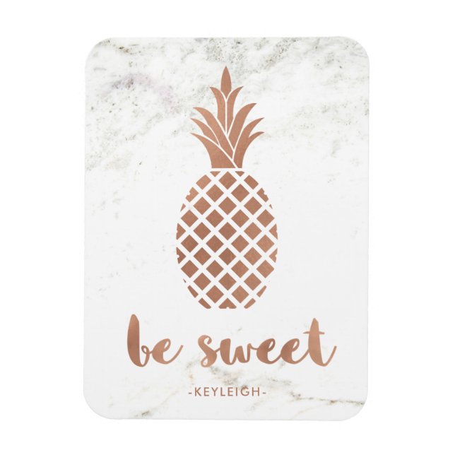 Magnet Flexible Ananas rose rose sur Marbre blanc | Soyez doux (Vertical)