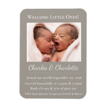 Annonce de naissance de jumeaux bébé•Photo personn