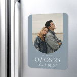 Magnet Flexible Arc Boho moderne photo Dusty Blue Enregistrer la d<br><div class="desc">Un mariage moderne sauvez l'aimant date avec un design chic élégant et un style boho minimaliste avec votre photo dans un cadre en arc.</div>