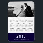 Magnet Flexible Bande noire de la marine | Elegant Calendrier Phot<br><div class="desc">Cet aimant calendrier élégant et moderne présente une bande de bleu marine foncé en bas,  avec votre photo personnelle en haut. Ajoutez votre nom à l'aide du modèle pour en faire votre propre nom.</div>