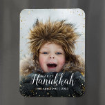 Magnet Flexible Bonne Hanoukka | Parties scintillant Glitz Faux su<br><div class="desc">Magnets photo de vacances imprimés sur mesure avec un modèle simple pour la personnalisation. Ce design moderne chic a une bordure de confetti en faux parties scintillant et un texte de calligraphie élégant. Le libellé dit "Hanoukka". Personnalisez-le avec vos photos et ajoutez votre nom de famille et l'année. Utilisez les...</div>