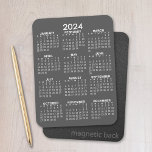 Magnet Flexible Calendrier 2023 - Mini calendrier gris basique<br><div class="desc">Gris et blanc - Un calendrier minimal de 12 mois avec un arrière - plan couleur uni. Une recherche standard pour votre bureau à domicile ou casier scolaire.</div>