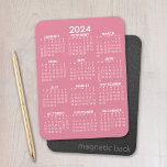 Magnet Flexible Calendrier de l'année complète 2023 - minimum rose<br><div class="desc">Ajoutez votre photo à ce calendrier amusant de l'année 2023 - parfait à utiliser dans votre cuisine ou votre bureau à domicile. Un calendrier minimal de base de 12 mois avec un arrière - plan couleur uni.</div>