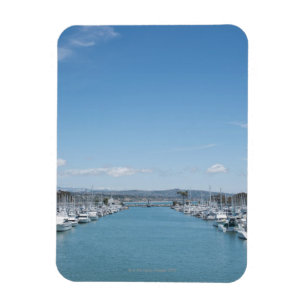 Magnet Flexible canal dans le port un jour ensoleillé avec le cie