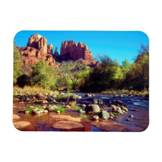 Magnet Flexible Cathedral Rock se reflétant dans Oak Creek (Horizontal)