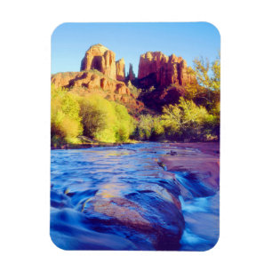 Magnet Flexible Cathedral Rock se reflétant dans Oak Creek, Arizon