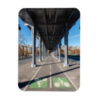 Chemin cyclable sur le pont Bir-Hakeim - Paris, Fr