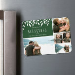 Magnet Flexible Compter nos bénédictions Photos de vacances<br><div class="desc">Compter nos bénédictions Noël La carte postale de Noël présente un collage photo avec des fleurs de vacances. Le vert peut être changé pour correspondre à vos photos.</div>