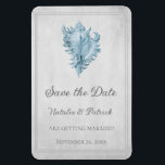 Magnet Flexible Coque conch bleu Enregistrer l'aimant date<br><div class="desc">Élégant et simple,  enregistrez l'aimant flexible date avec une coque conque vintage contre un arrière - plan gris gringe. Ce design est un choix unique pour annoncer un mariage moderne. Facile à customiser avec vos détails mariages. Cliquez sur "Customiser" pour trouver d'autres options de personnalisation.</div>