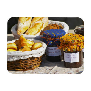 Magnet Flexible Corbeille avec croissants et pains au chocolat.