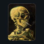 Magnet Flexible Crâne avec cigarette brûlante par Vincent van Gogh<br><div class="desc">Crâne avec Cigarette Brûlante par Vincent van Gogh est un post impressionnisme d'art vintage de peinture à vie morte. Portrait du squelette humain fumant. Grande image à utiliser pour les produits anti-tabac. Fumer tue 1 000 personnes chaque année, aider quelqu'un à arrêter de fumer aujourd'hui. Grande image pour Halloween ou...</div>