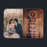 Magnet Flexible Créez votre propre monogramme de bois rustique<br><div class="desc">Feuilles d'aquarelle botanique rustique sur bois de grange foncé,  photo monogrammée Enregistrer l'aimant Date flexi. Design feuille aquarelle. Vous pouvez ajouter votre propre texte et photo pour rendre cette carte Enregistrer la date très personnelle et unique.</div>