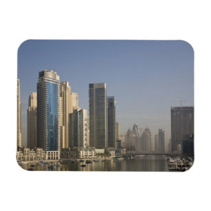 Magnet Flexible EAU, Dubaï. Des tours de marina avec des bateaux