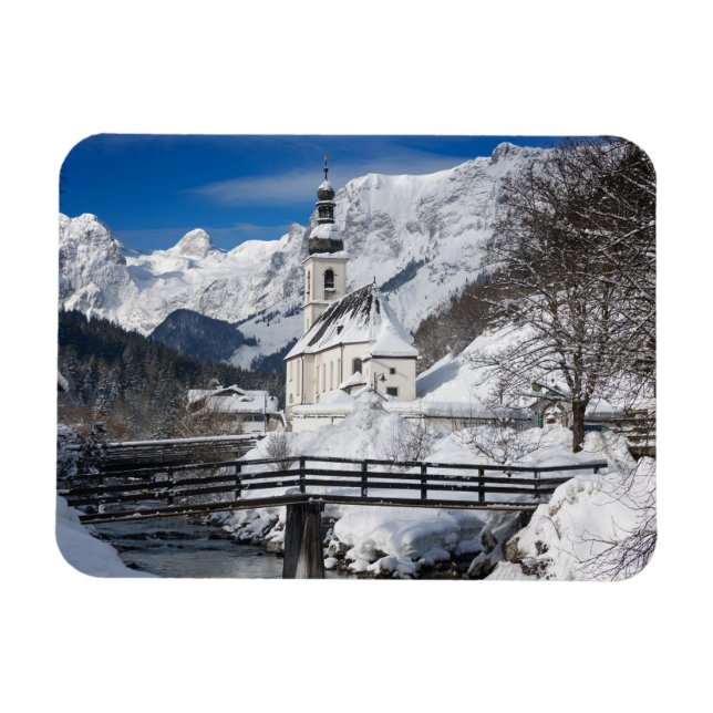 Magnet Flexible Eglise dans la neige avec les Alpes (Horizontal)