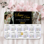 Magnet Flexible Elégant Parties scintillant or Script 2 Photo Enre<br><div class="desc">Élégant script de Parties scintillant d'or "Save the Date" Magnet avec calendrier annuel 2024 avec 2 belles photos. Pour déplacer le marqueur en forme de coeur d'or > cliquez sur bleu "Personnaliser" > faites défiler vers le bas > cliquez sur bleu "Modifier à l'aide de l'outil de conception" ci-dessous, vous...</div>