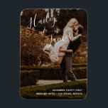 Magnet Flexible Élégant Photo Mariage moderne<br><div class="desc">Aimant moderne pour mariage avec un design simple avec vos noms dans un élégant script manuscrit en haut à gauche et vos détails mariages en alignement droit en bas à droite, sur votre photo préférée. Le design minimaliste est agrémenté d'une touche romantique grâce au lettrage à la main chic. Ces...</div>