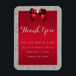 Magnet Flexible Elégant Ruby Rouge, Mariage Parties scintillant ar<br><div class="desc">Elégant mariage pétillant Favor Merci Magnet avec un élégant arc rouge romantique et une jolie parties scintillant argent brillant. Tout le texte est entièrement personnalisable pour répondre à vos besoins. Si vous avez besoin d'aide pour customiser votre produit ou si vous souhaitez faire correspondre des produits, veuillez me contacter par...</div>