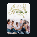 Magnet Flexible Élégante Bonnes Fêtes florissantes Photo de famill<br><div class="desc">BONNES FÊTES ! Envoyez des salutations chaudes cette saison avec cet aimant photo personnalisable Bonnes Fêtes. Il présente un script fantaisiste aux accents de feuillage. Personnalisez en ajoutant votre propre photo,  nom et message. Cet élégant aimant de Bonnes Fêtes est disponible sur d'autres cartons.</div>