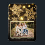Magnet Flexible Faux Wood Gold Parties scintillant Snowflakes Phot<br><div class="desc">Célébrez l'esprit de vacances avec notre aimant photo de Noël personnalisable! Parfait pour capturer vos moments de fête préférés, cet aimant vous permet de créer un souvenir unique qui met en valeur la joie et l’amour de votre famille pendant la période des fêtes. Il présente des flocons de neige en...</div>