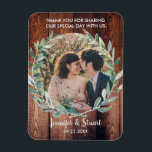 Magnet Flexible Feuilles d'aquarelle sur mariage de Merci rustique<br><div class="desc">Aquarelle feuilles sur bois rustique,  Merci,  aimant mariage photo. Mariage Merci aimant pour dire "Merci" à vos invités mariages. Ajoutez votre propre photo,  texte et noms et créez une faveur de mariage très personnelle et unique.</div>