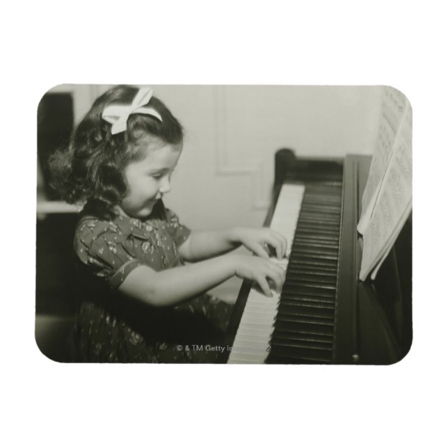 Magnet Flexible Fille Jouant Piano (Horizontal)