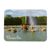 Fontaine de dragon dans le jardin de Versailles -