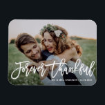 Magnet Flexible Forever Thankful Moderne Calligraphie Mariage phot<br><div class="desc">Fêtez votre amour et montrez de la gratitude avec notre mariage photo personnalisable merci aimant! Ce souvenir unique est parfait pour rappeler à vos proches votre journée spéciale tout en exprimant vos remerciements sincères d'une manière mémorable. Il présente "Forever Thankful" dans la calligraphie moderne. Vous pouvez personnaliser cet élégant carte...</div>