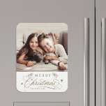 Magnet Flexible Gold Romantique Calligraphie Joyeux Noël Photo<br><div class="desc">Magnet de cuisine photo de vacances romantique et élégant. Pour une personnalisation plus avancée de cette conception,  veuillez cliquer sur le lien Personnaliser supplémentaire pour changer la police,  la taille,  la couleur,  etc.</div>
