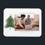 Magnet Flexible Gold Stars Moderne Noël Arbre vacances<br><div class="desc">Dispose d'un design simple et moderne avec un arbre de Noël dessiné à la main et orné d'or.  Customisez facilement le nom,  la photo et l'année.</div>