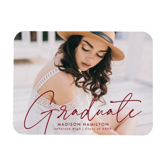 Magnet Flexible Graduate moderne Bourgogne Script Photo Graduation (Horizontal)