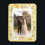 Magnet Flexible Hibiscus & dentelle JAUNE<br><div class="desc">Pour moi, l'hibiscus est l'une des plus belles fleurs. Mon inspiration ici, avec cette fleur, est un romantique motif de dentelle blanche (effet graphique) et un motif de buisson d'hibiscus (dans les mêmes teintes) avec un petit contour d'or clair. Je vous propose un style floral frais, doux et romantique disponible...</div>