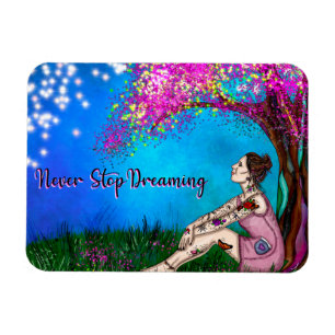 Magnet Flexible Jolie fille tatouée sous un arbre magique