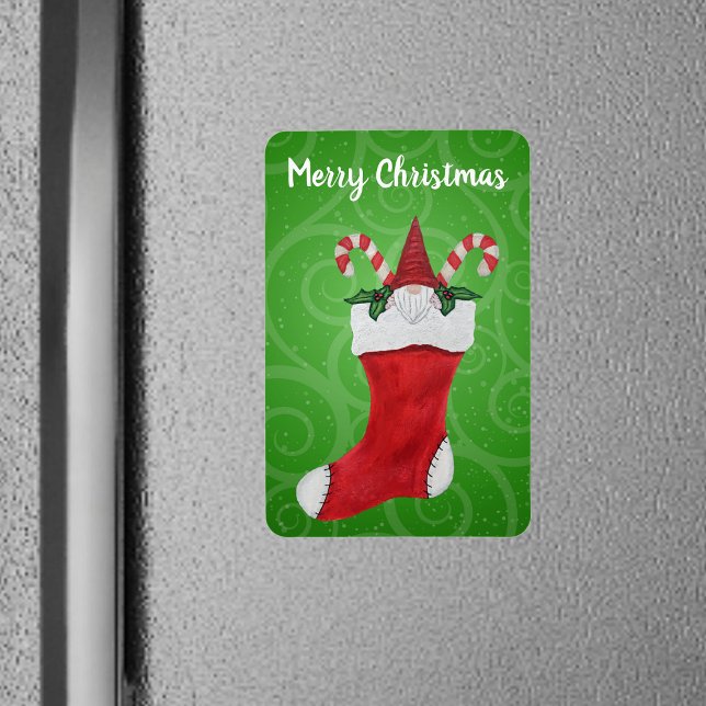 Magnet Flexible Joyeux Noël Petite Gnome Stocker des torrents vert (Red stocking with cute gnome candy canes on green swirled Merry Christmas magnet.)
