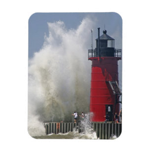 Magnet Flexible Les gens sur la jetée regardent les grosses vagues