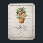 Magnet Flexible Mariage en brique d'ananas floral Enregistrer la d<br><div class="desc">Un mariage sauve la date avec l'image d'un ananas décoré de fleurs sur un arrière - plan en brique blanche.</div>