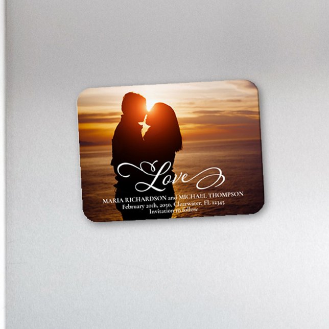 Magnet Flexible Mariage Enregistrer la date Love Script photo (Save the Date photo magnet with creative "Love" calligraphy typography. )