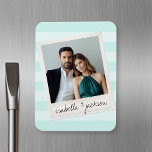 Magnet Flexible Mariage Instagram Photo Retro frame Texte personna<br><div class="desc">Un cadeau parfait pour la mariée et le marié ou pour un cadeau d'anniversaire. Ajoutez 1 photo à ce cadre hipster et personnalisez les noms et les dates pour faire un memento parfait.</div>